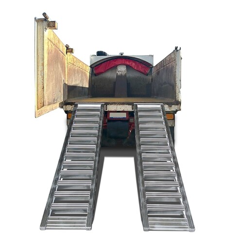 3 Tonne 2.7 Metre X 450mm Aluminium Loading Ramps Heavy Duty Rubber Track Use