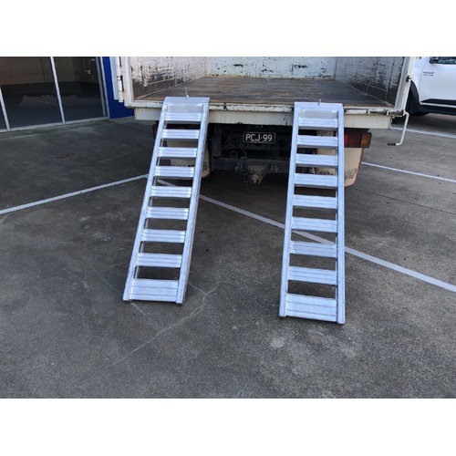 2.4 Tonne 1.83 Metre X 45Cm Aluminium Loading Ramps Heavy Duty Rubber Track Use